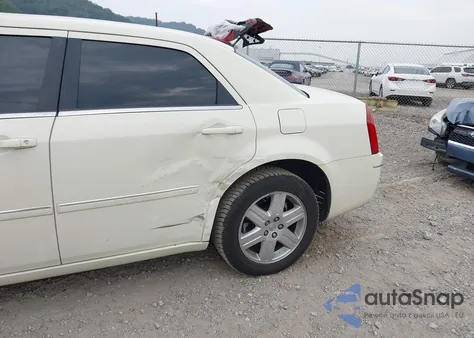 2006 Chrysler 300 Touring z USA, uszkodzony, nr VIN 2C3LK53G56H504467